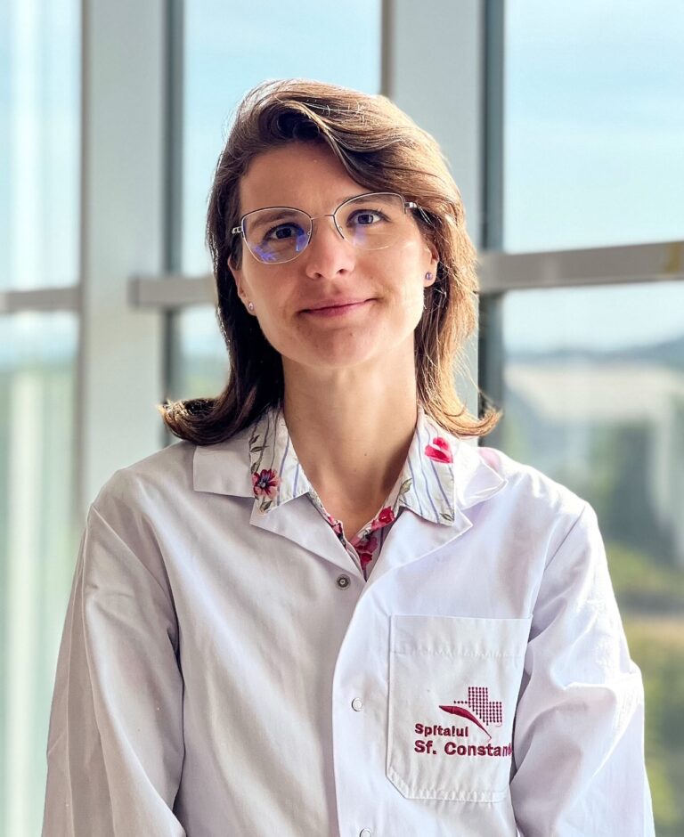 Dr. Oana Maria Căpraru